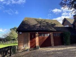 The Little Gable, hotel near Woburn Sands Railway Station, Wavendon