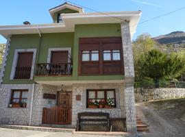 Casa La Quintana, hotel dengan parking di Oceño