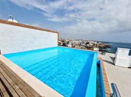 Apartamento encantador com piscina e vista mar