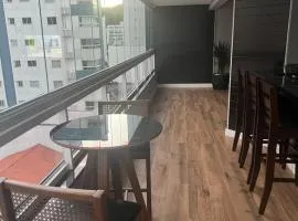 Aconchegante e próximo da Roda gigante, churrasqueira Privativa!