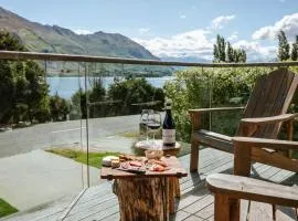 Lakeside Road - Sleeps 8 - Lake Views - Lake Front