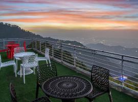 Aravindam House I Open Rooftop & Garden I Bonfire I By Vanasthali Kasauli, vilă din Kasauli