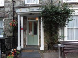 Ivy House B&B, guest house in Dolgellau