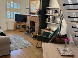 Explorers Cottage, Yorkshire Wolds Character Home, hotel in Market Weighton