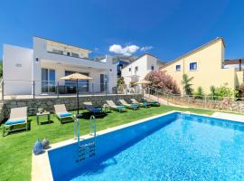 Costa Maris Villa, hotel with pools in Georgioupoli