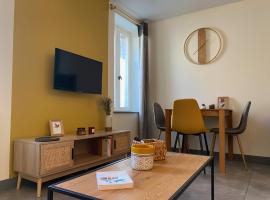 Exceptionnel ! Superbe appartement refait à neuf en rez-de-chaussée avec parking privé, hotel in Castres