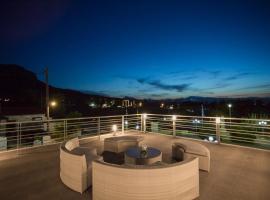 Apollonio Upper View Suites, resort en Corinto