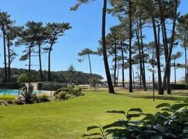 Charmant T2 avec piscine et terrasse face au lac, parking privé, animaux acceptés - FR-1-379-55