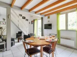 Chalet mitoyen 3 chambres, 60m², belle vue, 1km centre-ville, navette ski, parking, terrasse - FR-1-401-3