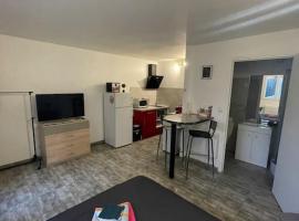 Superbe appartement terrasse wifi โรงแรมราคาถูกในParoy-sur-Tholon