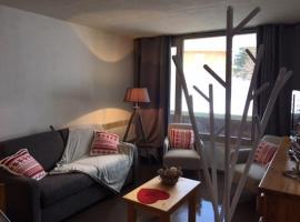 Appartement 2 pièces cabine, 6/7 pers, proche pistes, confort familial - FR-1-404-160, hotel in La Mongie