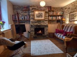 Chapel Cottage, hotel with parking in Machynlleth