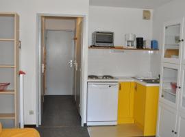 Appartement Le Pleynet, 1 pièce, 4 personnes - FR-1-557A-1, kuća za odmor ili apartman u gradu 'La Ferrière'