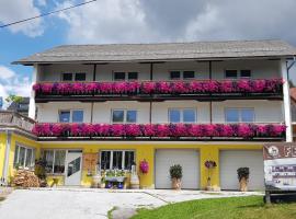 Ferienhaus Brenner, hotel para famílias em Sankt Kathrein am Offenegg