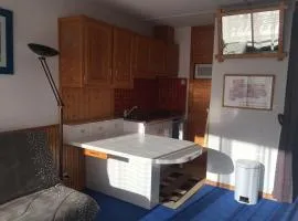 Studio pour 4/5 pers. avec balcon, accès pistes, casier à skis, parking, résidence avec ascenseur - FR-1-602-43