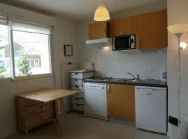 Appartement cosy 4 pers. sur les pistes, parking gratuit, casier à skis, lave-vaisselle, lave-linge - FR-1-602-47