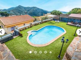 Preciosa casa en Sant Cebrià de Vallalta, Ferienhaus in Sant Cebrià de Vallalta