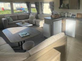 Trecco Bay Porthcawl Caravan 8 berth PALMS 4、Newtonのグランピング施設