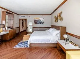 Chateau Merrimack Hotel & Spa