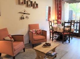 Studio Près des Pistes à Vars Les Claux - Proche Commerces - 4 Couchages - Calme et Confort - FR-1-330B-99, hôtel à Vars