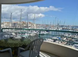 Fréjus: Appt 2P, 5 pers, Piscine, Plage à 150m, Parking, Animaux OK - FR-1-226A-357