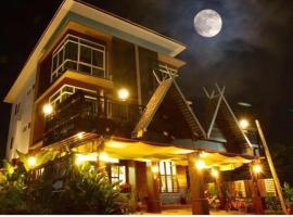 หมื่นช้างน่านบูทีคHotel、ナーンにあるナーン・ナコーン空港 - NNTの周辺ホテル