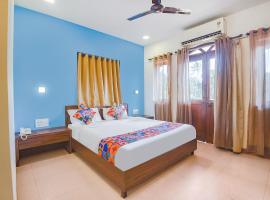 FabExpress Coco Goa Resort With Pool, Arpora, hotel en Saligao