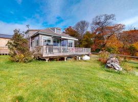 Lighthouse Lookout, hotel in Rockland