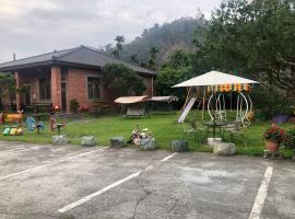 Country Homestay, hotel na may parking sa Guoxing