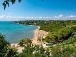 Grotta del Saraceno, complexe hôtelier à Vasto