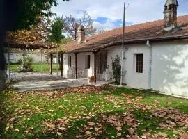 Leanland country house