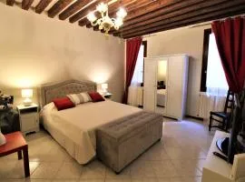 CENTRAL AND SPACIOUS APARTMENT