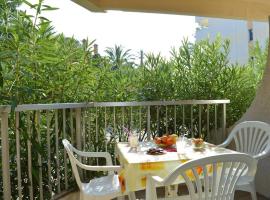 Appartement Saint-Raphaël, 3 pièces, 4 personnes - FR-1-226A-146, מלון בPort Santa-Lucia