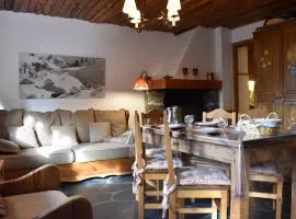 Appartement 4 pièces, terrasse ensoleillée, accès pistes et commerces à 150m, navette gratuite - FR-1-180-165