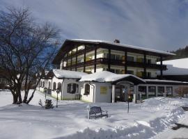 Landhotel GrünWies -Bonsai-Wellness Garni, hotel v destinaci Lohberg