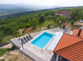 Villa Toni, villa in Imotski, private pool, barbeque, private parking