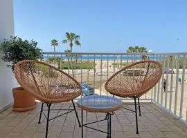 Santa Barbara A Beach front apartment with sea view and garage in Conil