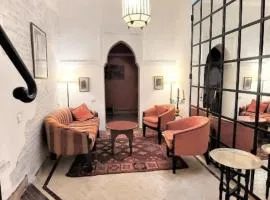 Riad privatisé jusqu a 5 personnes a 5 minutes place jemma El fna loué avec ménage et petit déjeuner compris