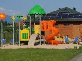 Apartament z Tężnią Solankową, Sauną, Kominkiem LED i Śniadaniem nad Jeziorem Żywieckim