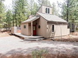 Mules Ear Trail Cabin 8, villa in Black Butte Ranch