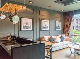 Luxury King Bed Apartment with Pool View and Sauna, hôtel à Ban Saiyuan (1)