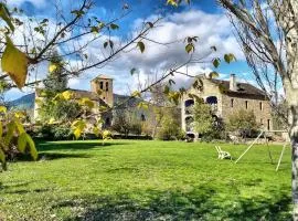 Spacious house with mountain view in Albella, fireplace.