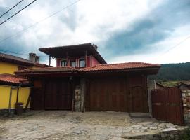 Стаи за гости Бащино огнище, hotel in Koprivshtitsa