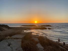 Sunset and sea view, wifi and more, hotel in Ashkelon