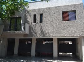 DEPARTAMENTOS DORREGO 1: Mendoza, Kyoshin Trading Sa Winery yakınında bir otel