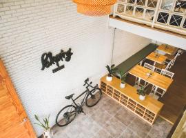 Pakping Hostel, hotel i Chiang Mai