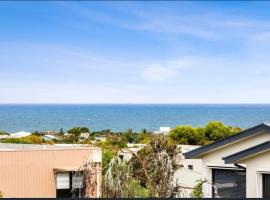 Stunning ocean views indoor spa and sun deck, spa hotel in Torquay