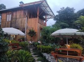 Pelangi Guest House, homestay sa Kayu Aro