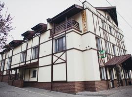 Complex Zolota Pidkova, Hotel in Zolochiv