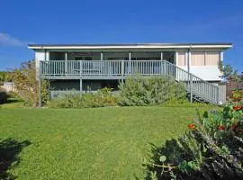 Beachfront Cottage on the Park